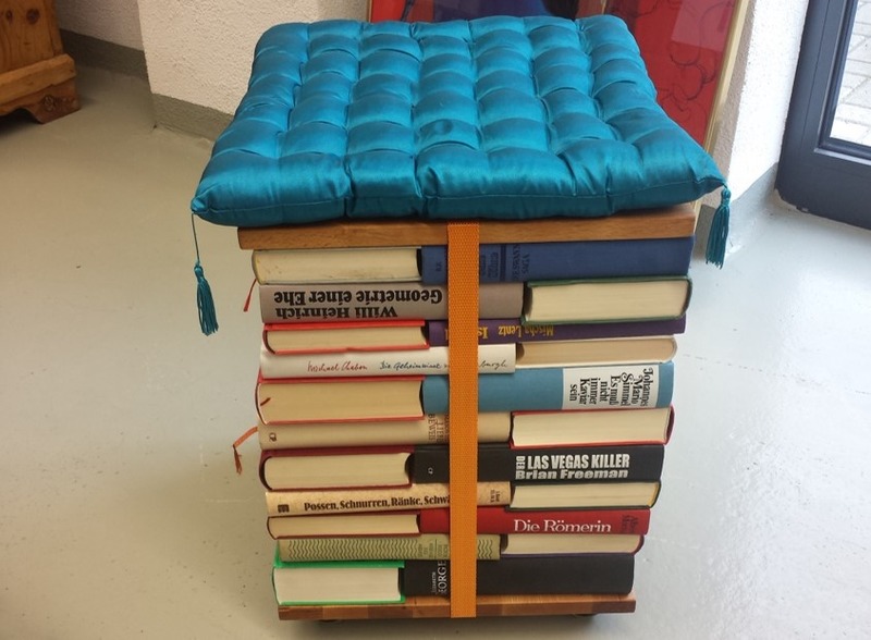 Hocker „Bücherwurm“